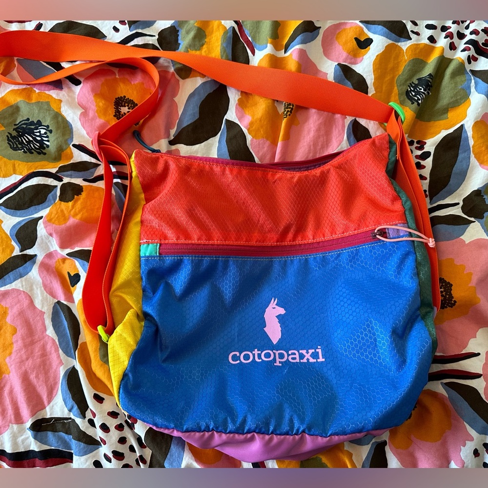 Cotopaxi Taal convertable messenger/backpack bag